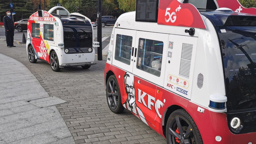 KFC + 5G + coches autónomos. Así se vende pollito en China